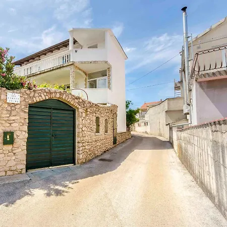 Emmeline Apartment
