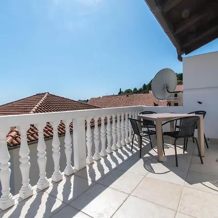 Emmeline Apartment Tisno