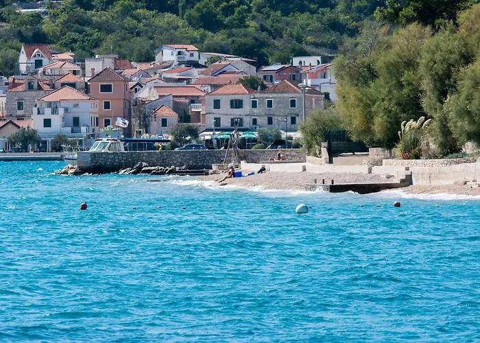 Emmeline Apartman Tisno