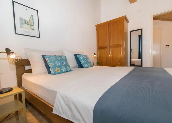 Emmeline Apartman Tisno